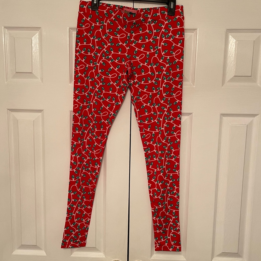 🎄🎅🏻 Tipsy Elves Women’s Christmas String Lights Leggings in Red. SIZE M.